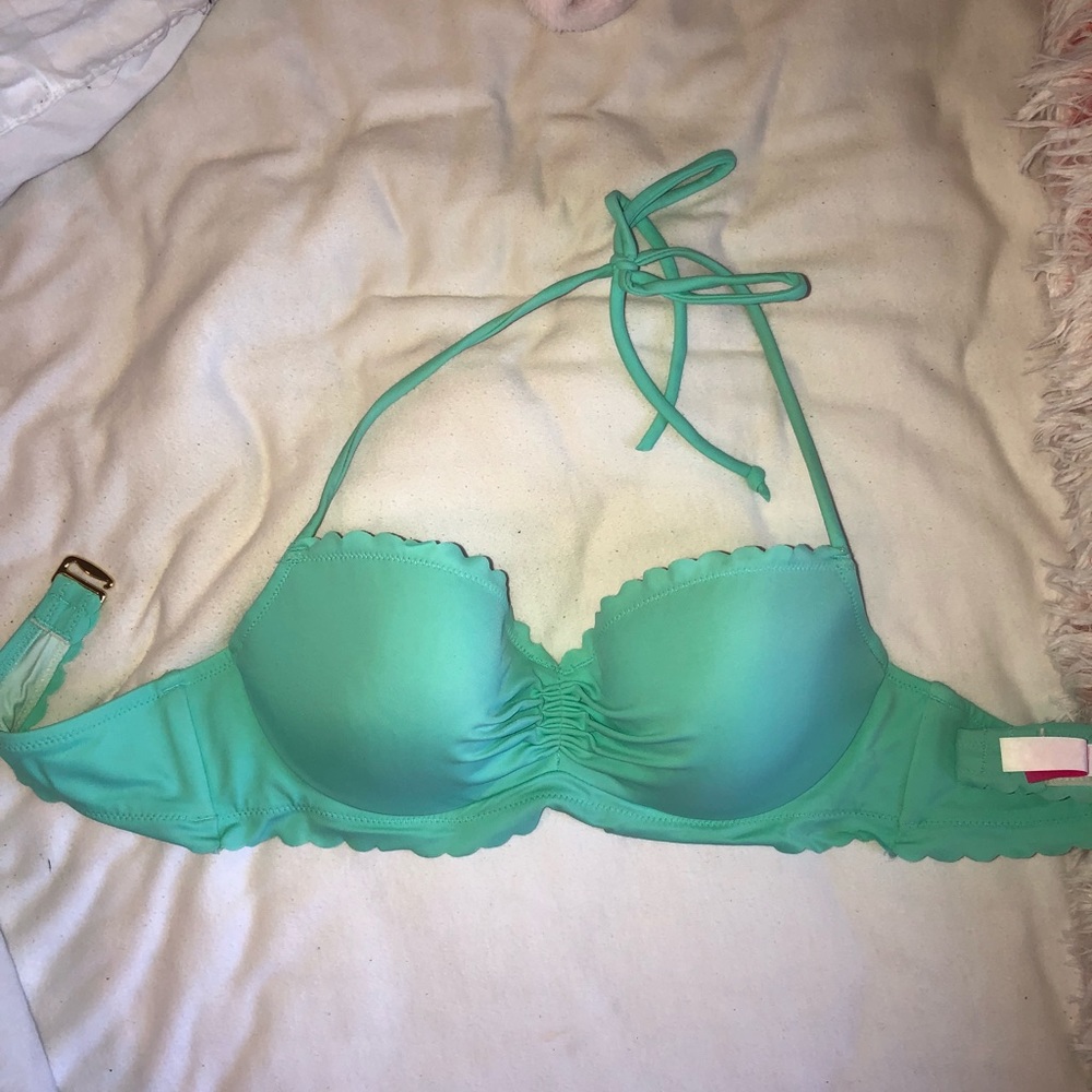 Victoria’s secret bikini top